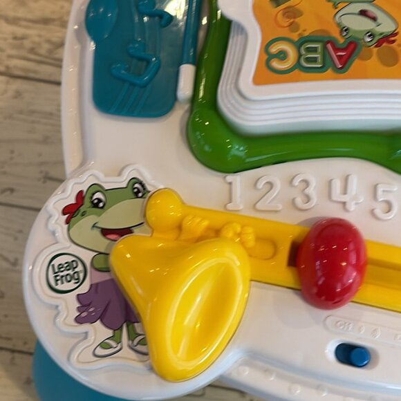 LeapFrog Learn and Groove Musical Table - Picture 6 of 12